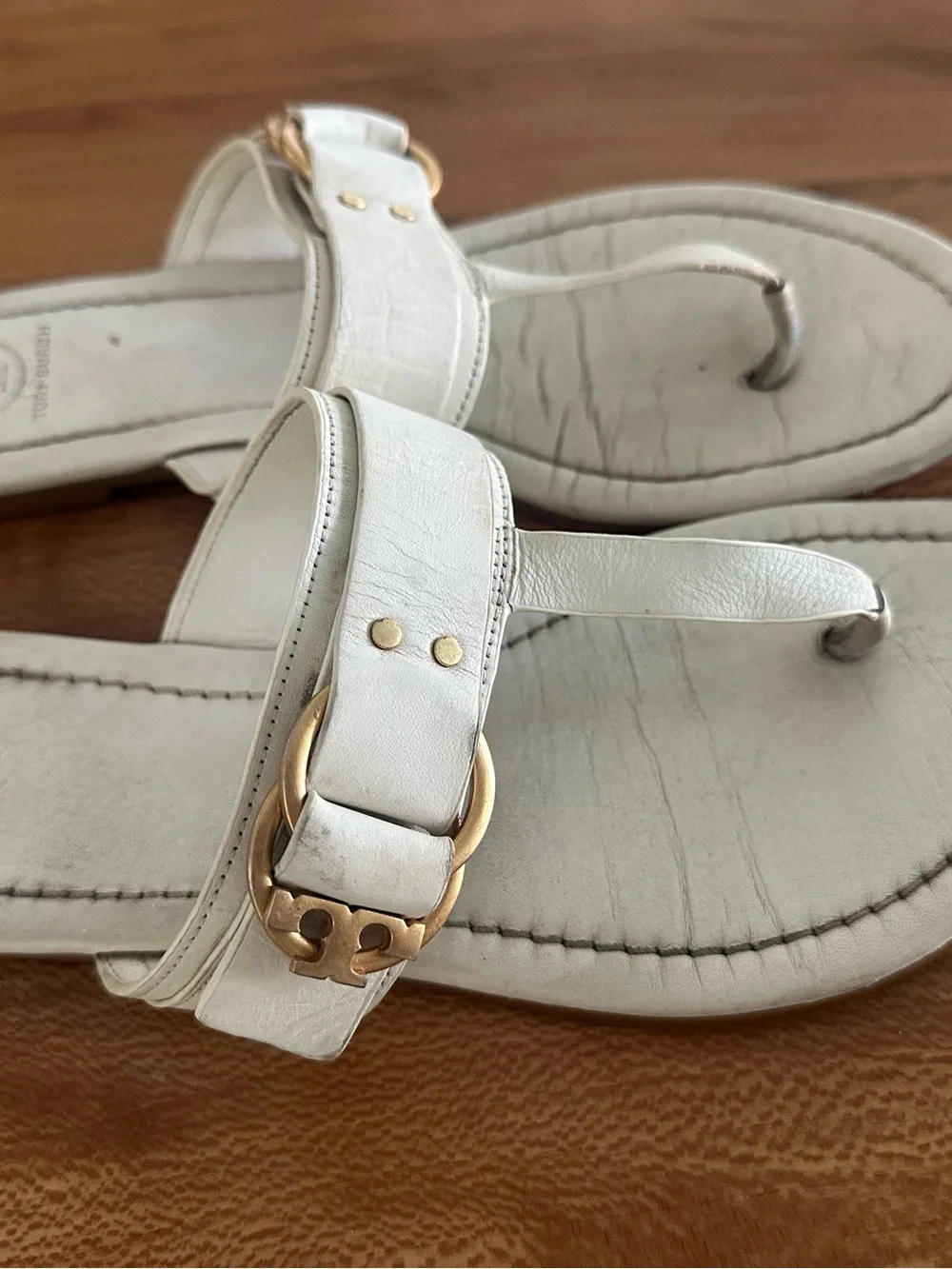 Tory Burch Marsden White Leather Thong Sandals with Gold Hardware | Size: 8